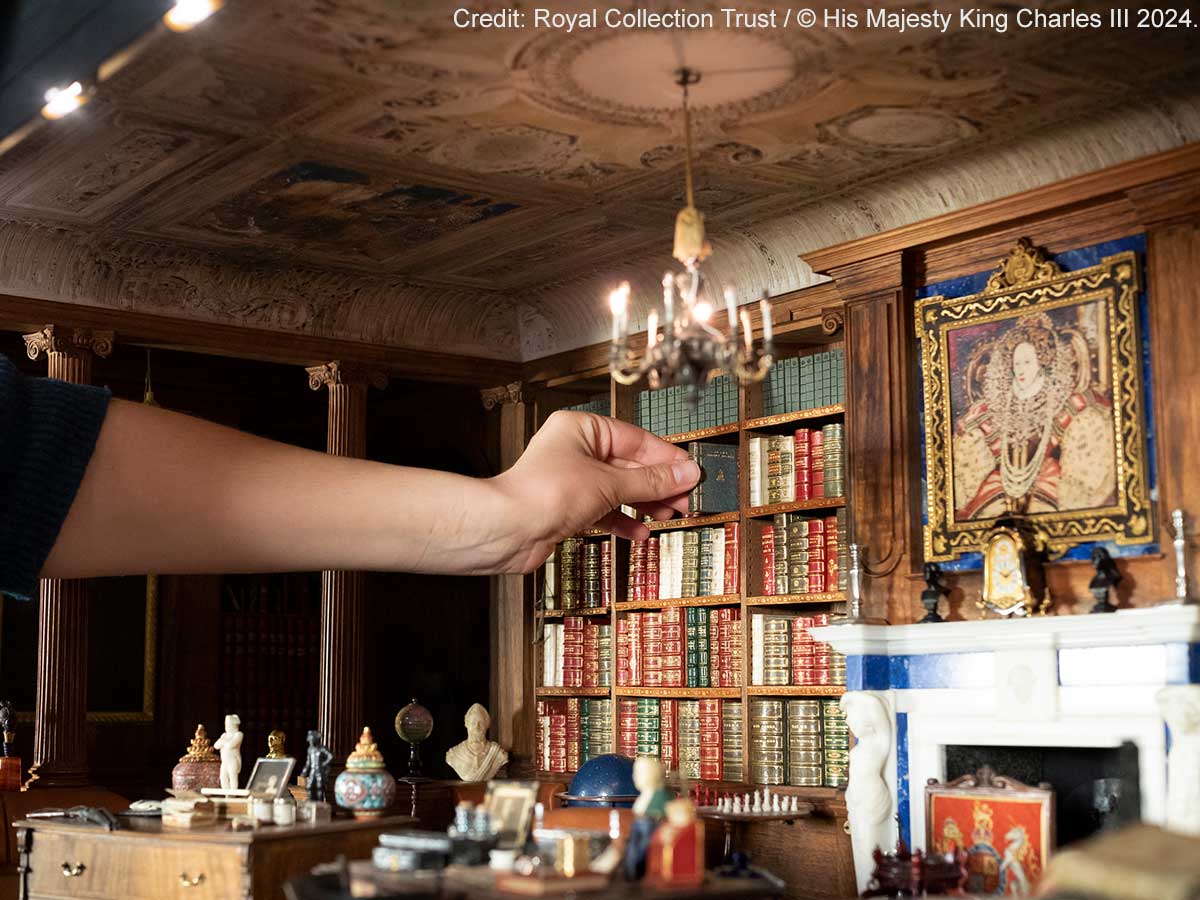 Bibliothek in Queen Mary's Dolls' House Bibliothek in Queen Mary's Dolls' House